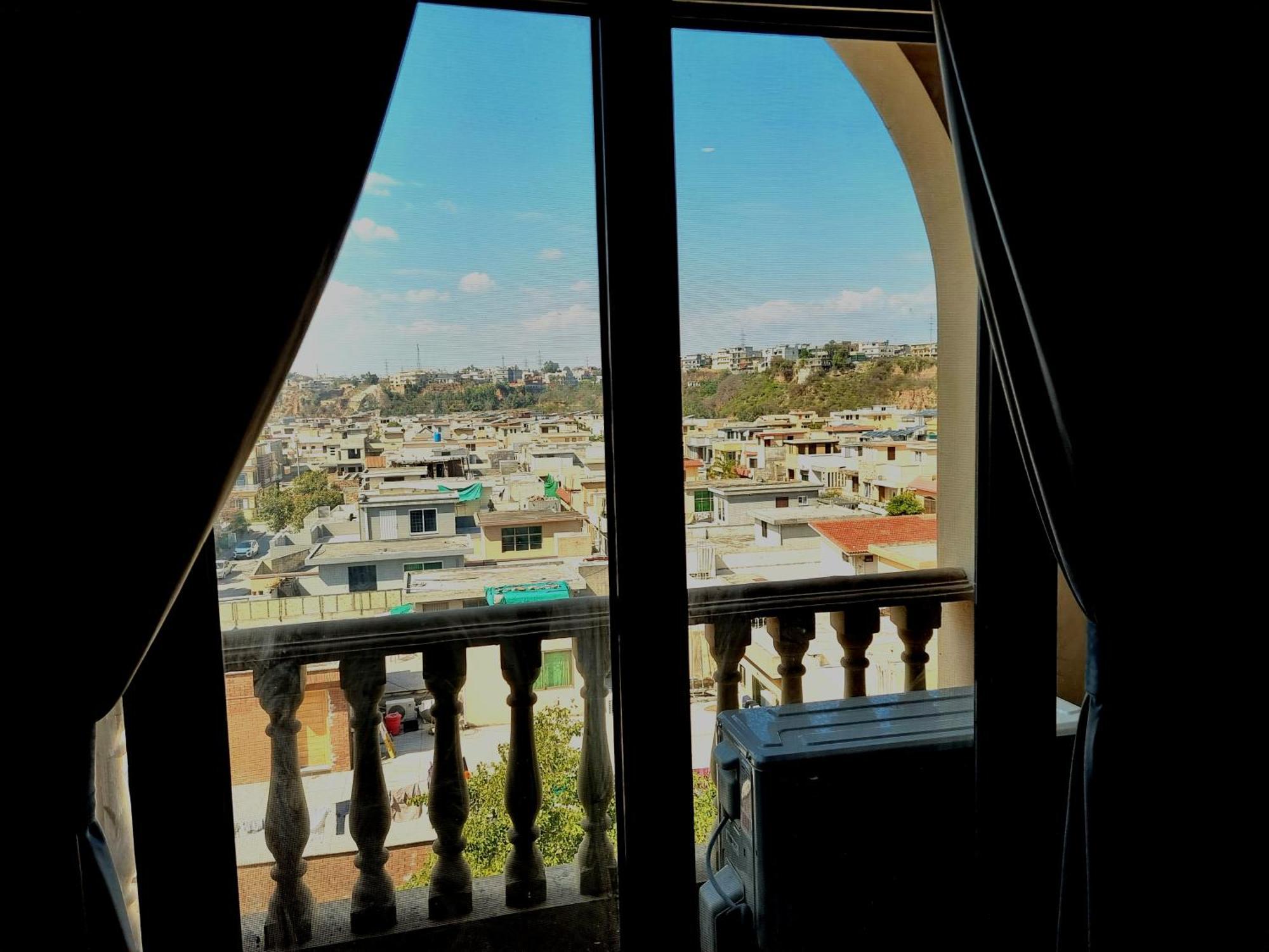 Executive 3 Bedrooms Apartment In Bahria Town Rawalpindi Exterior photo